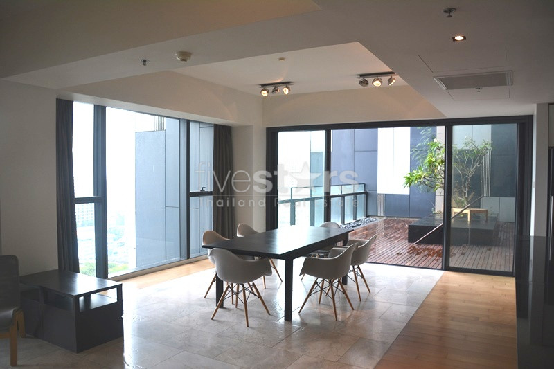 Appartement moderne de 3 chambres à louer près du BTS Chongnonsi