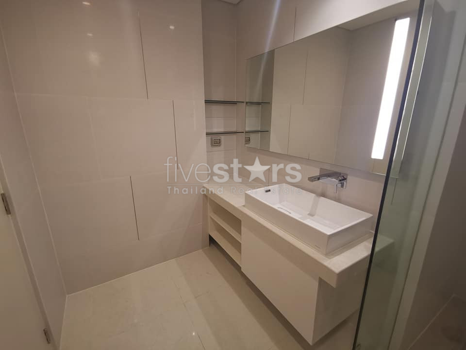 Brand new unit large 1 bedroom river view near BTS Surasak, photo 5