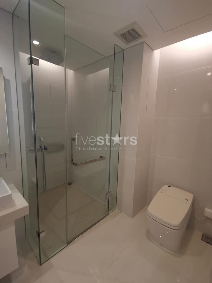 Brand new unit large 1 bedroom river view near BTS Surasak, photo 6