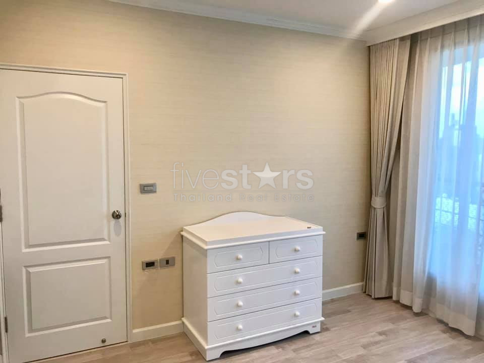 Renovated unit 2 bedrooms condo for rent close to BTS Surasak, photo 8