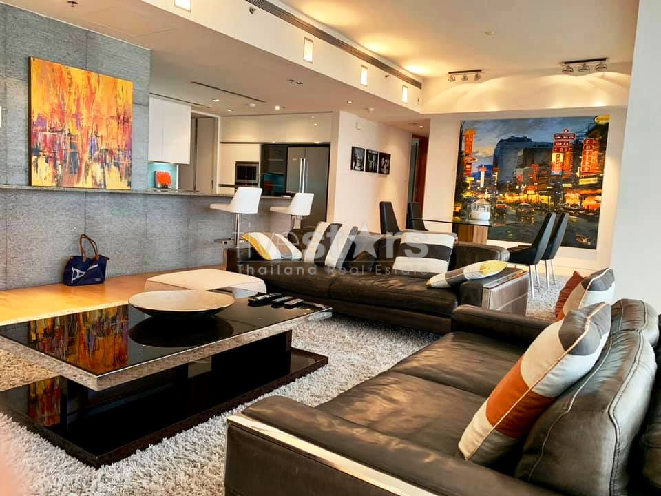 3 bedrooms condo for rent in Sathorn