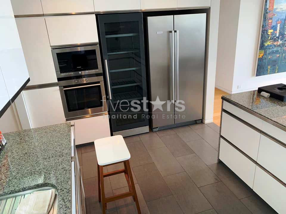 3 bedrooms condo for rent in Sathorn, photo 10