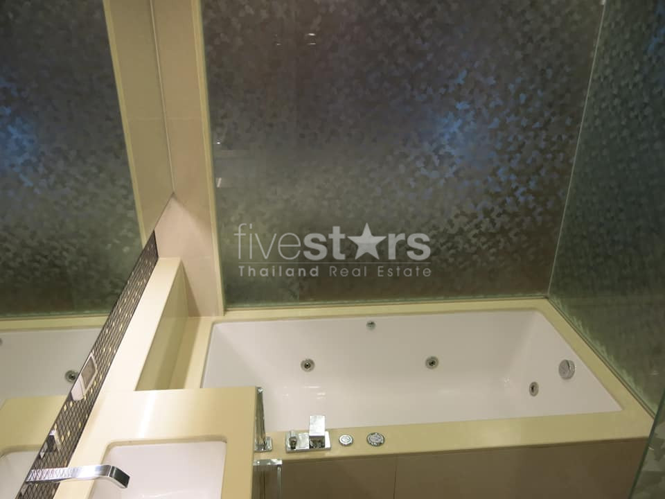1 bedroom condo for rent in Sathorn, photo 5