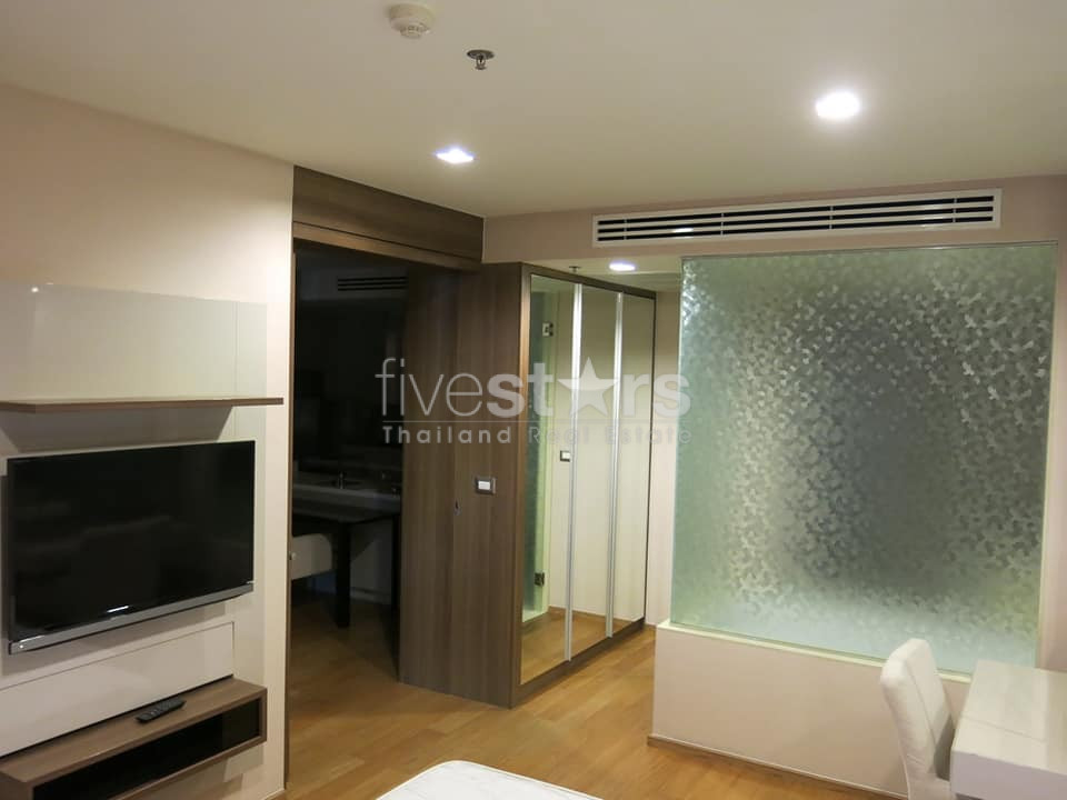 1 bedroom condo for rent in Sathorn, photo 10