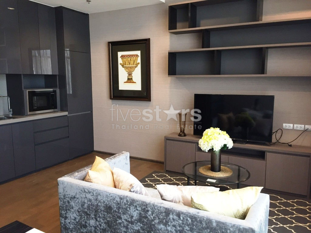 Modern 1 bedroom condo for rent in Sathorn near BTS Surasak