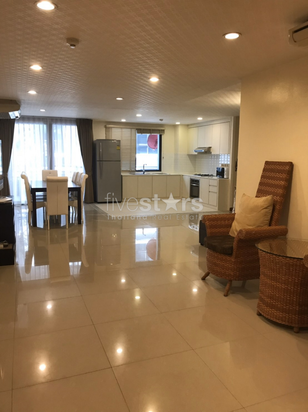 à Bangkok, superbe appartement de 175 m² très bien décoré., photo 2