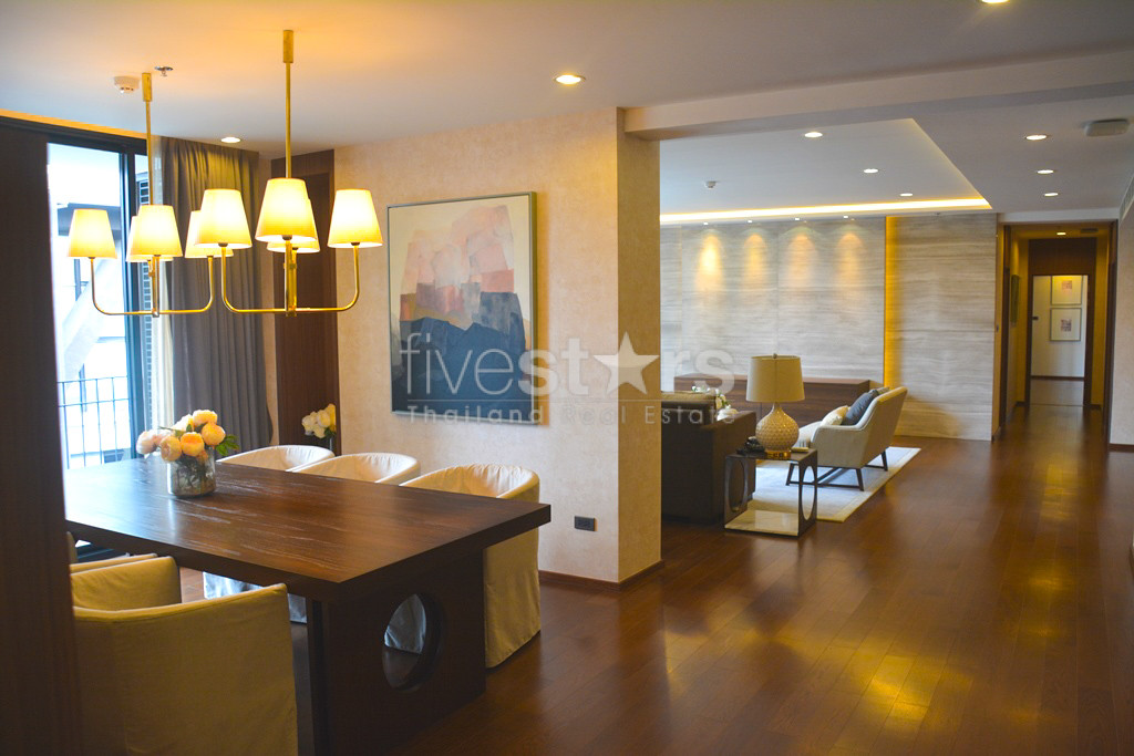 Appartement 3 chambres moderne à vendre quartier Sathorn, photo 2
