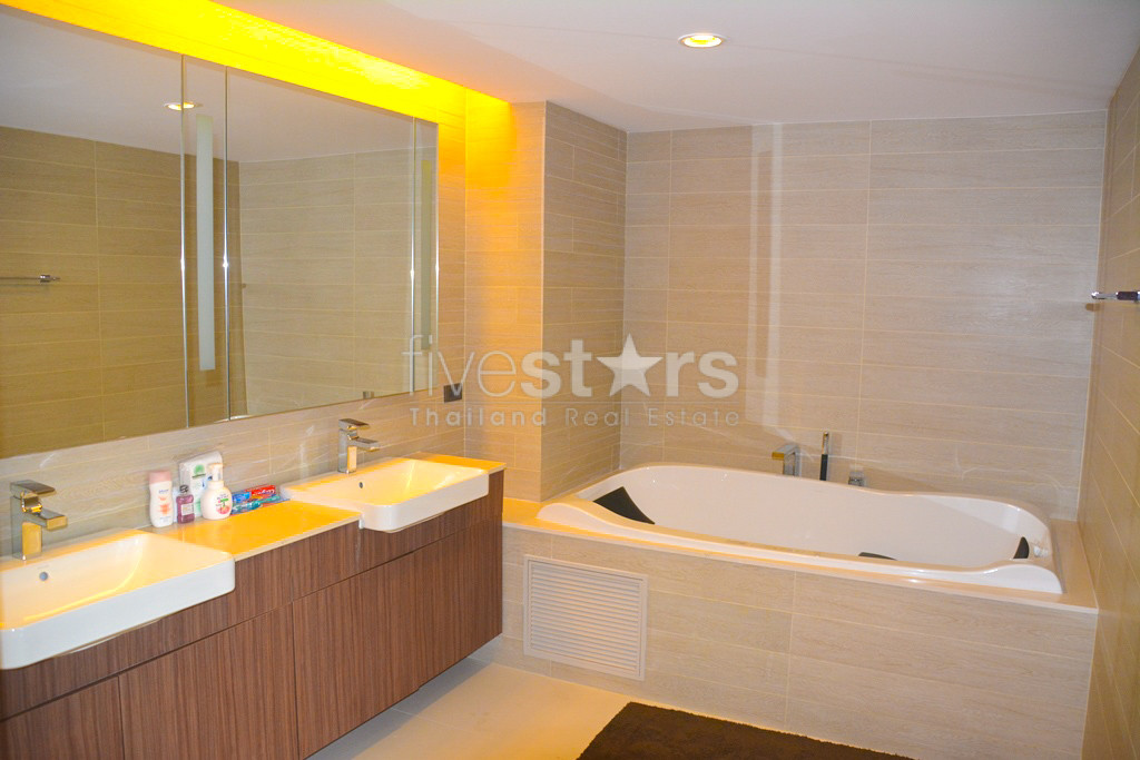 Appartement 3 chambres moderne à vendre quartier Sathorn, photo 15