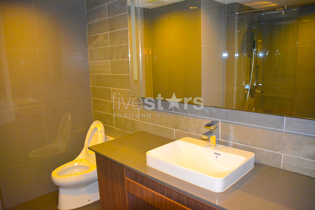 Appartement 3 chambres moderne à vendre quartier Sathorn, photo 14