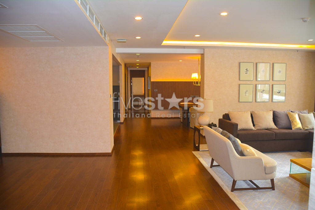 Appartement 3 chambres moderne à vendre quartier Sathorn, photo 3