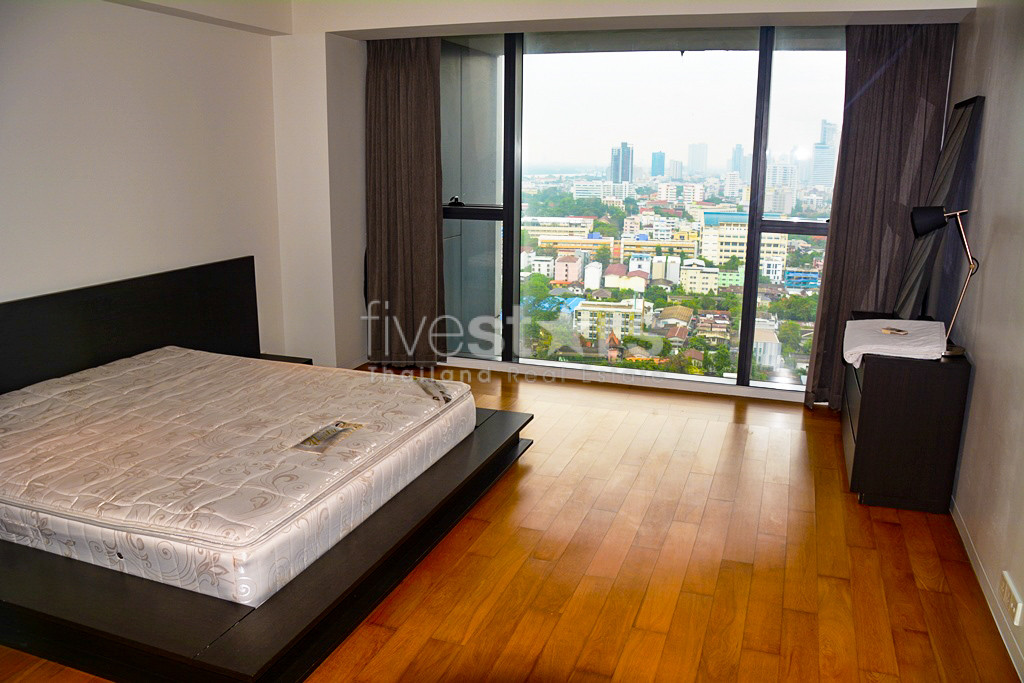 3-bedroom condo with large private terrace for sale in Sathorn, photo 11