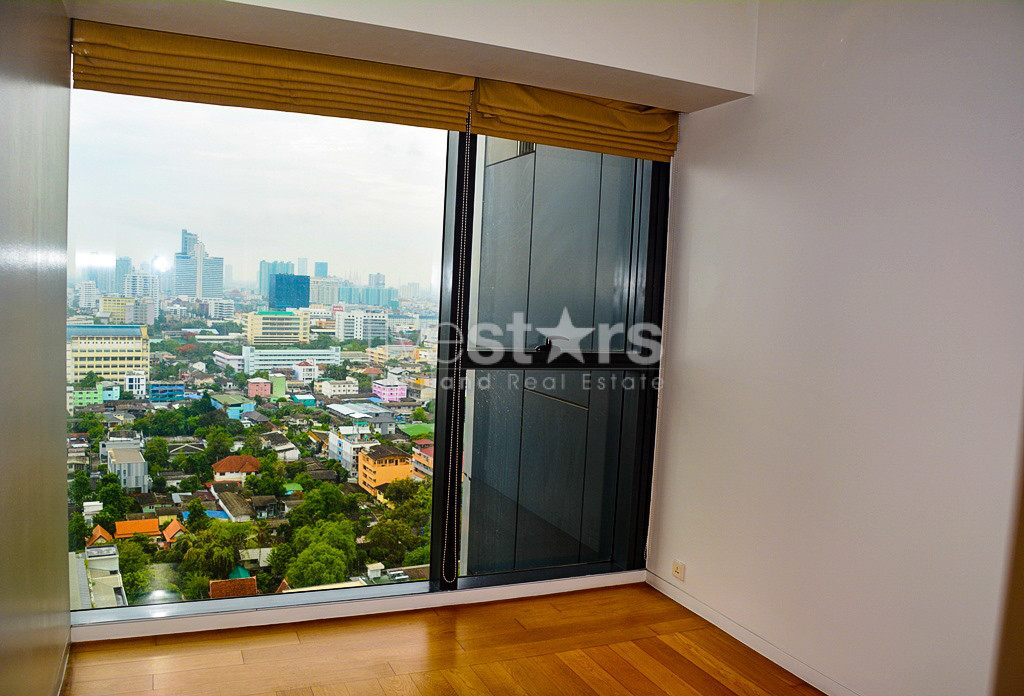 3-bedroom condo with large private terrace for sale in Sathorn, photo 15
