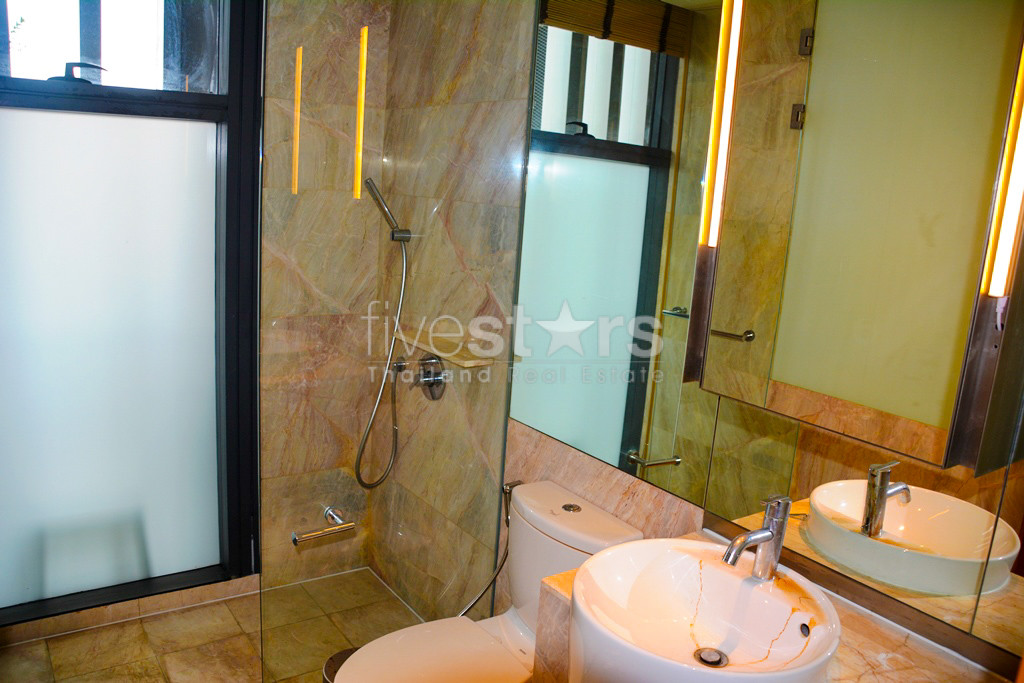 3-bedroom condo with large private terrace for sale in Sathorn, photo 16