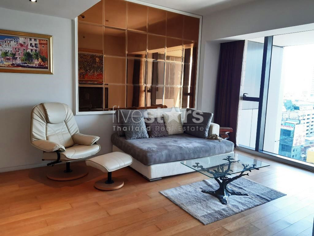 2 bedroom apartment for rent at The met Sathorn