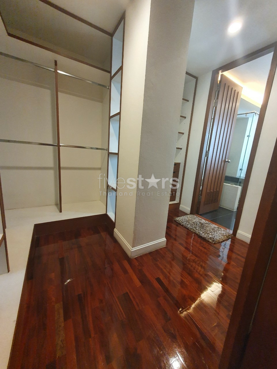 3 bedroom apartment for rent close to Surasak BTS station, photo 10