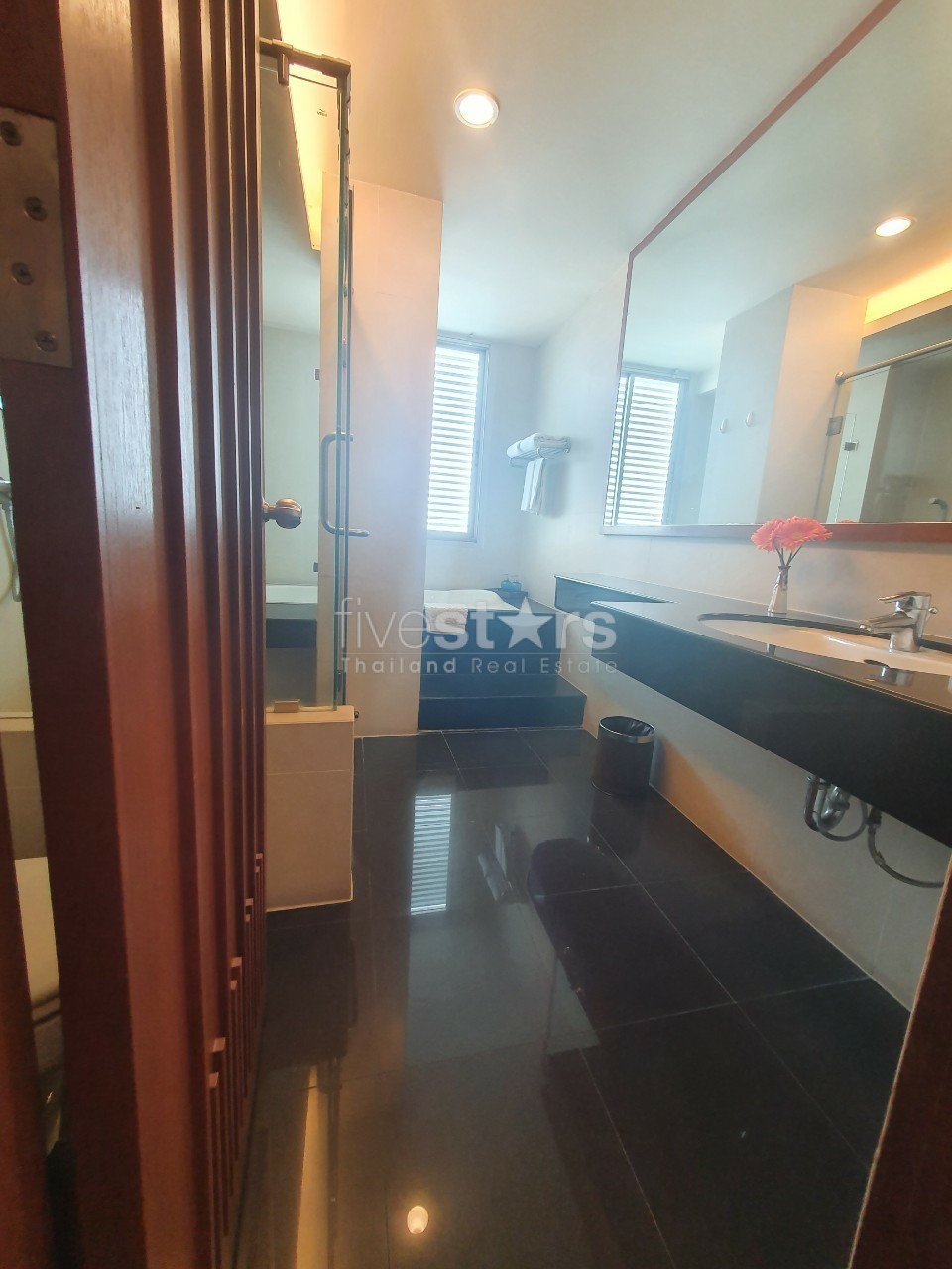 3 bedroom apartment for rent close to Surasak BTS station, photo 8