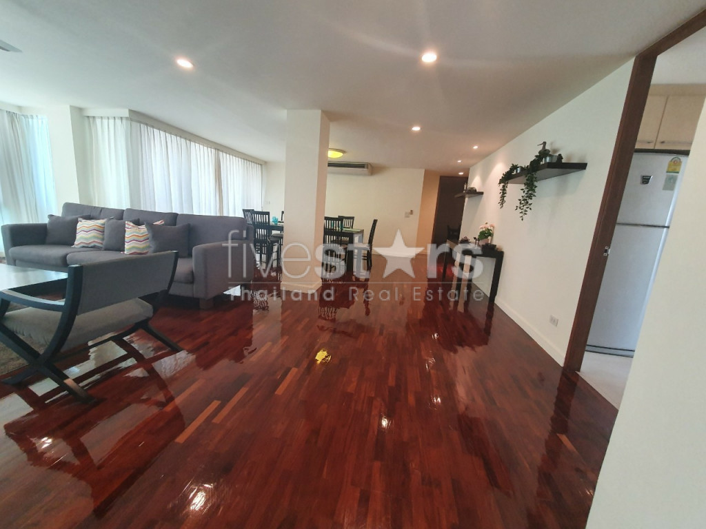 3 bedroom apartment for rent close to Surasak BTS station