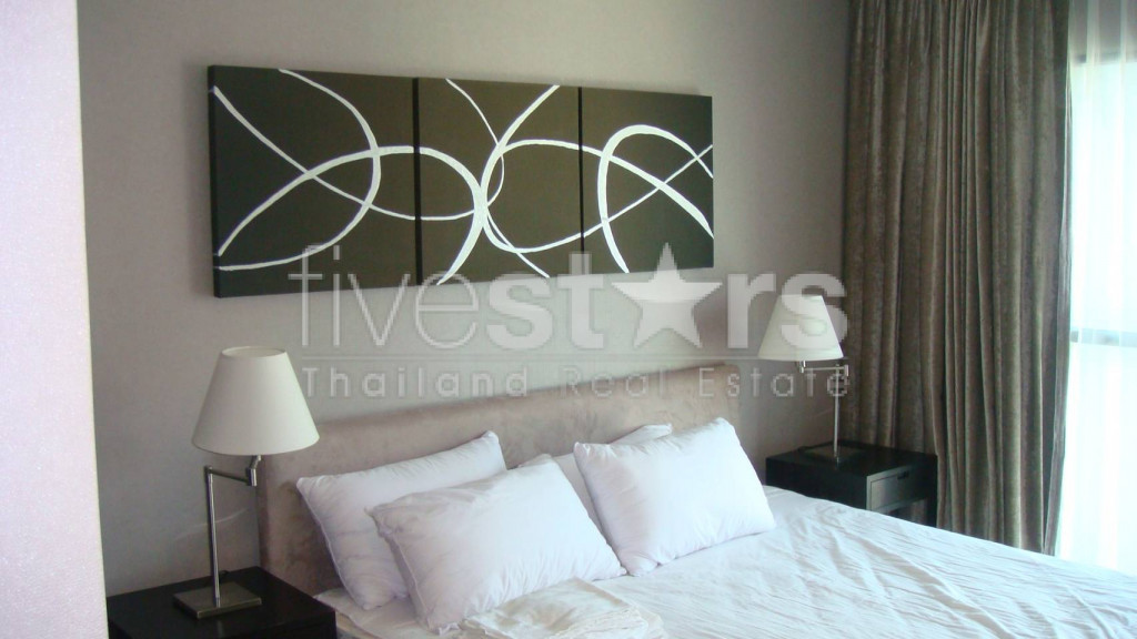 2 bedroom modern condominium on Sathorn Road, photo 5