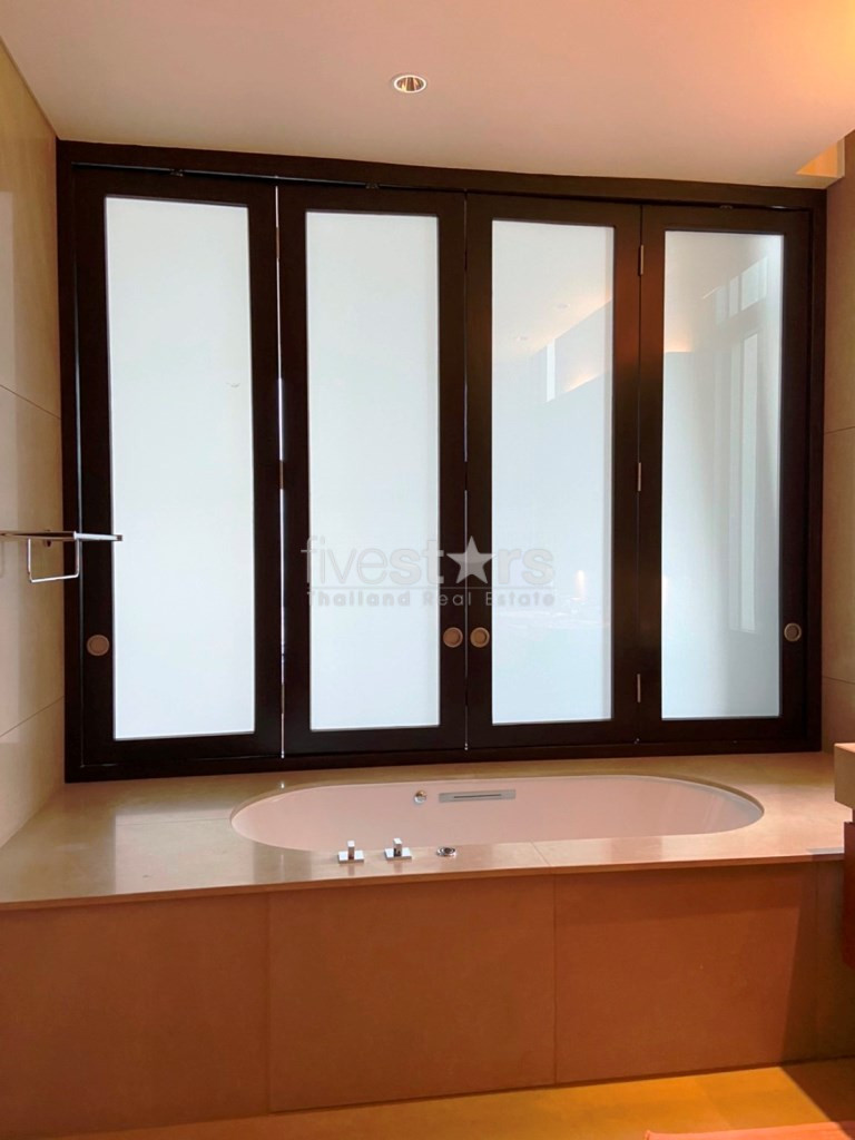 1 bedroom luxury condo for sale at Sukhothai Residences, photo 11