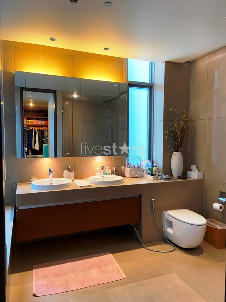 1 bedroom luxury condo for sale at Sukhothai Residences, photo 10