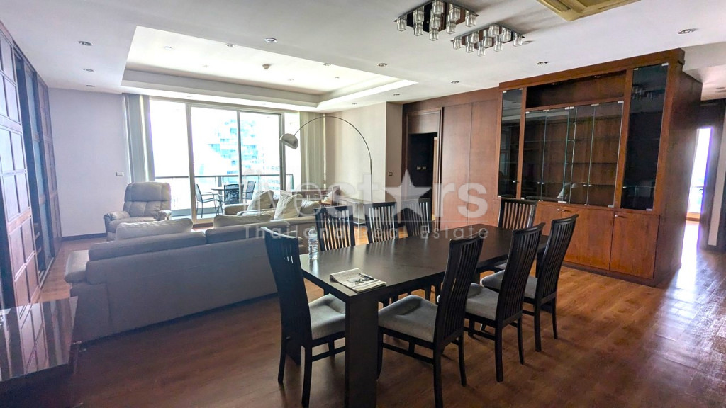 Appartement lumineux avec 3 chambres à Sathorn proche BTS Saint Louis