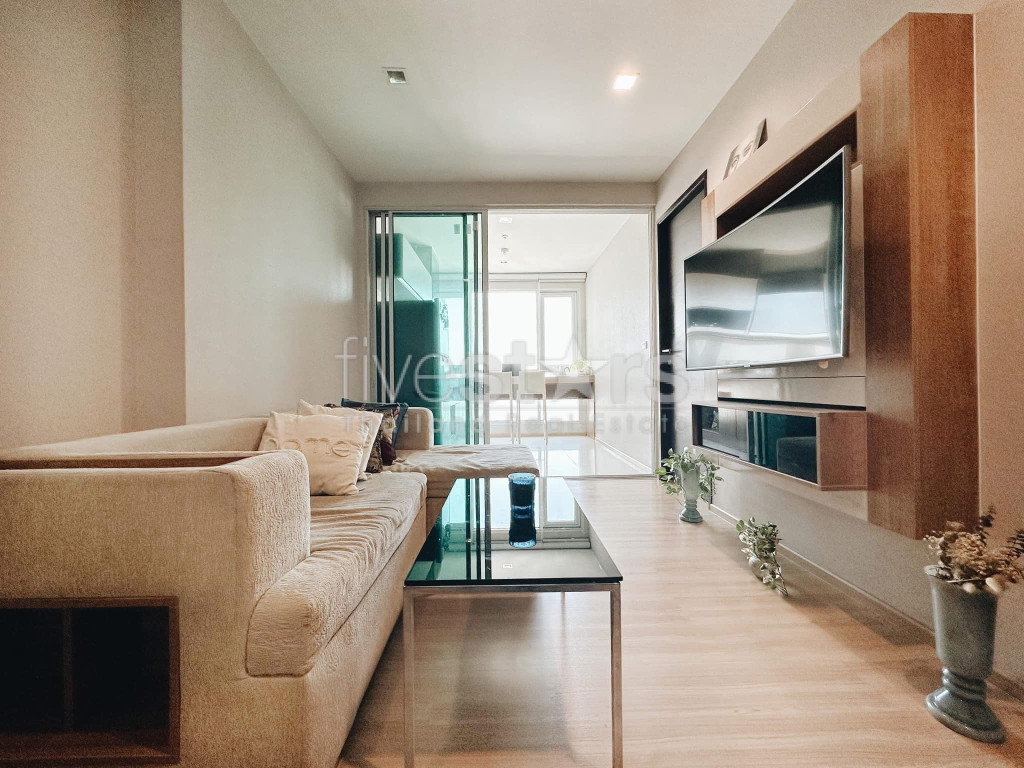 Appartement de 1 chambre à louer à Sathorn, superbe vue Chao Phraya