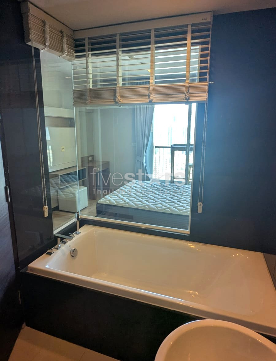 Appartement de 1 chambre à louer à Sathorn, superbe vue Chao Phraya, photo 8