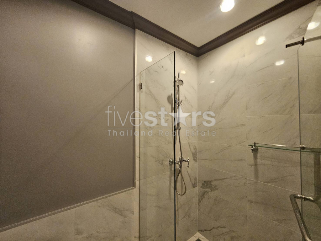 2 Bedrooms Condo for rent on Pathumwan, photo 15