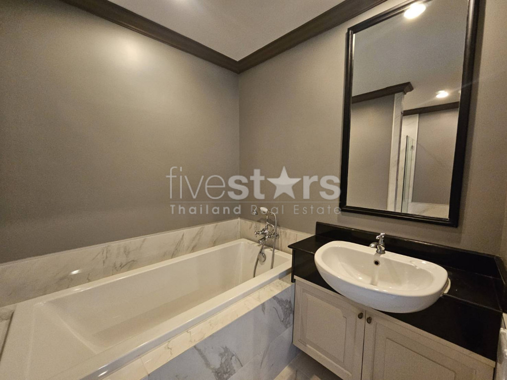 2 Bedrooms Condo for rent on Pathumwan, photo 14