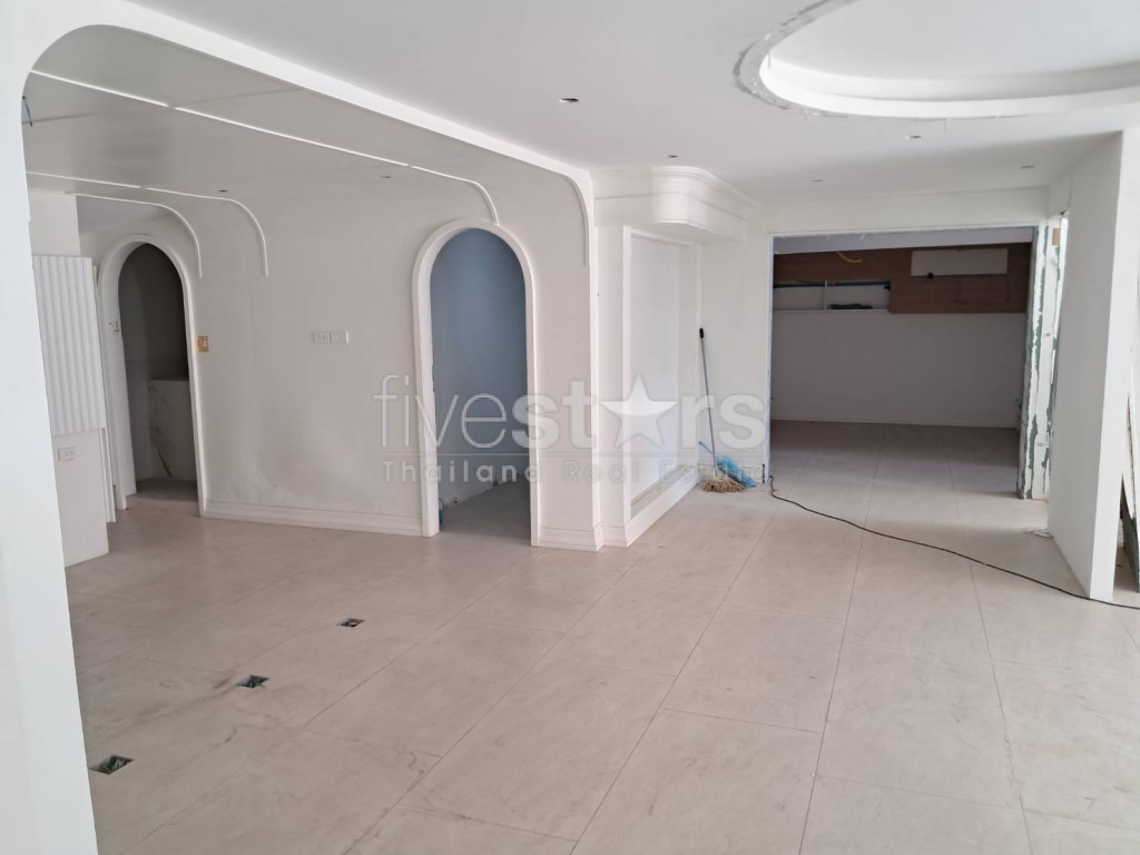 7-bedroom home office for rent close to National Stadium BTS Station, photo 6