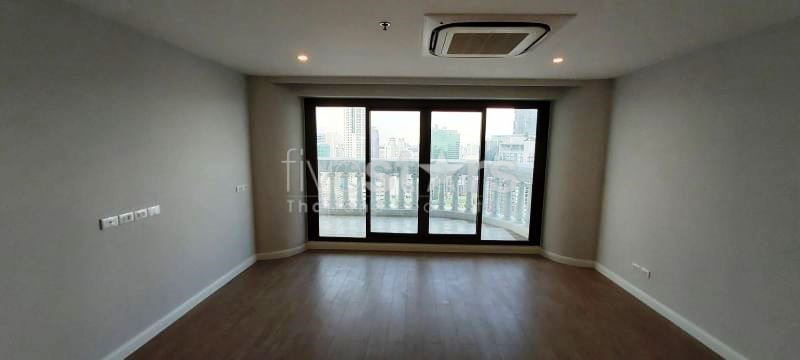 Condo de 2 chambres à louer près de la station de BTS Saphan Taksin, photo 6