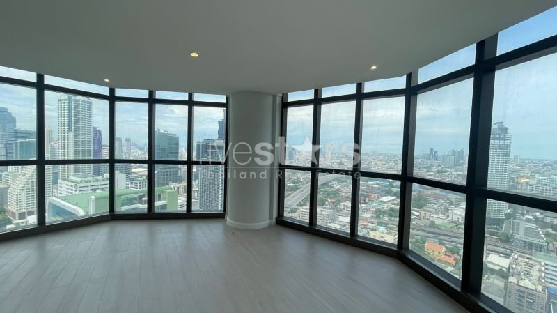 Condo de 2 chambres à louer près de la station de BTS Saphan Taksin, photo 2