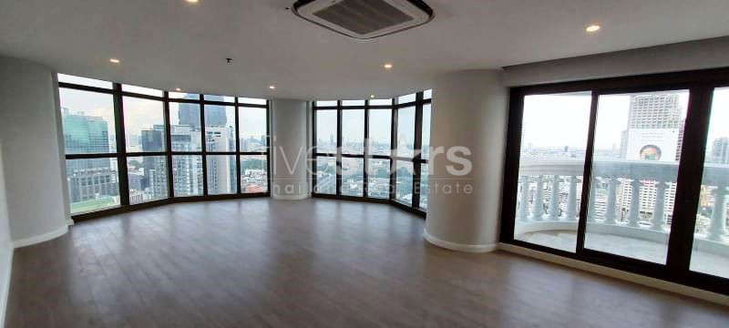 Condo de 2 chambres à louer près de la station de BTS Saphan Taksin, photo 4