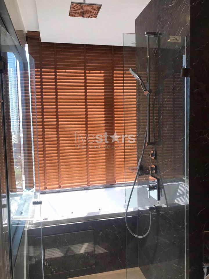 2 bedrooms condo for rent in Silom area, photo 12
