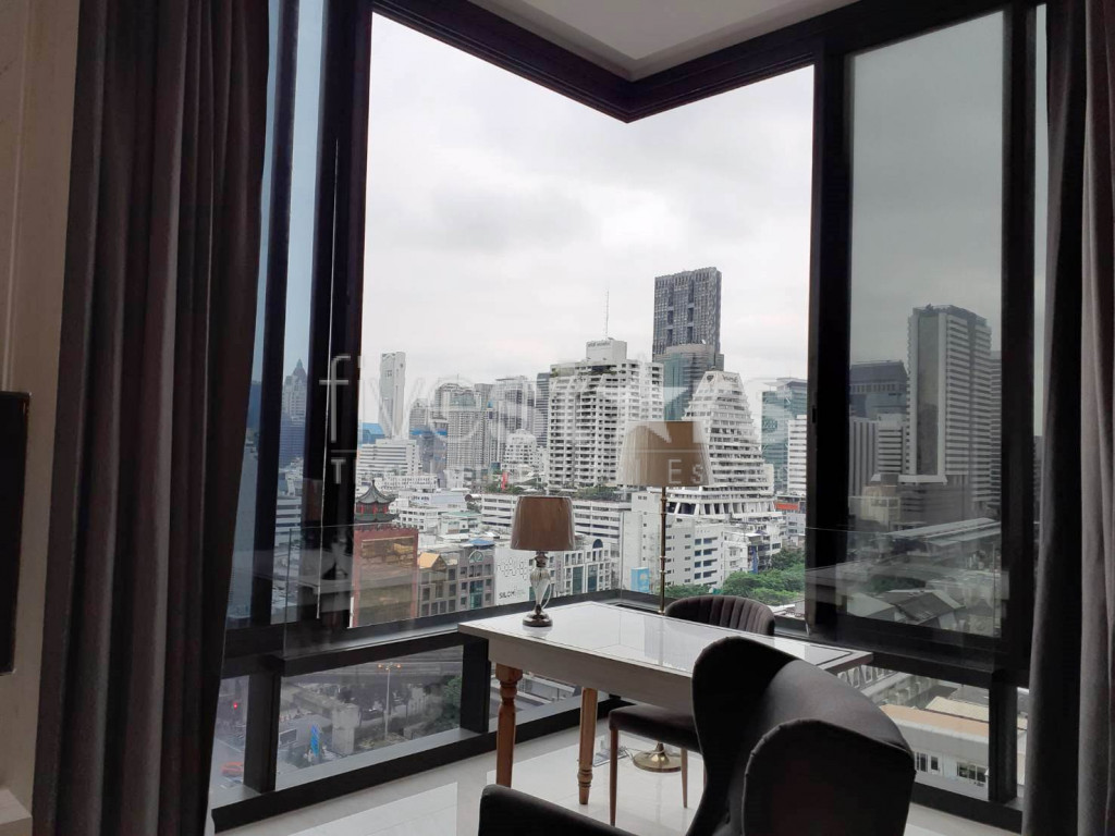 2 bedrooms condo for rent in Silom area