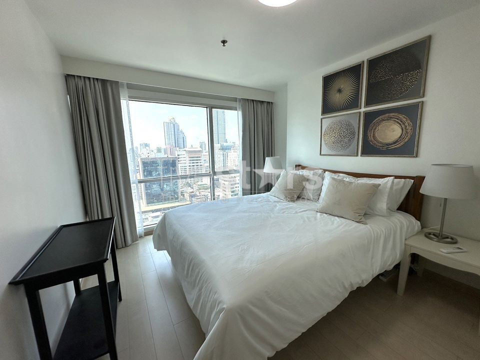 Spacious 3-Bedroom Condo for Rent in Silom, photo 4
