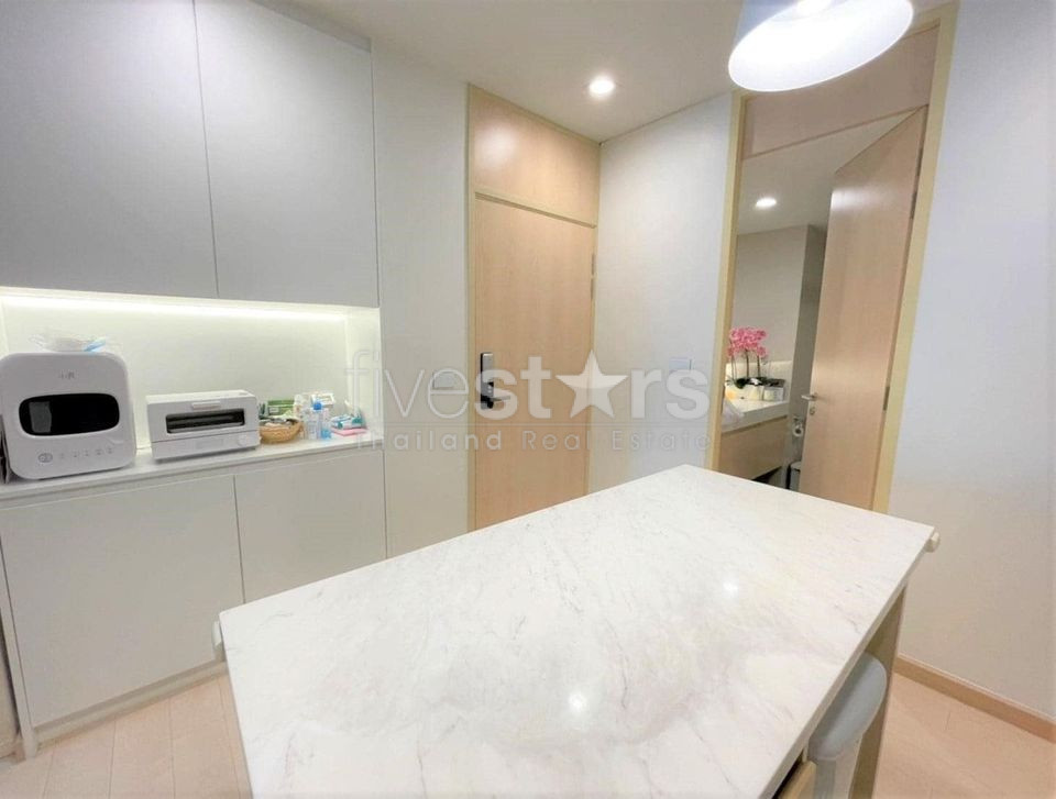 Spacious 3-Bedroom Condo for Rent in Silom, photo 7