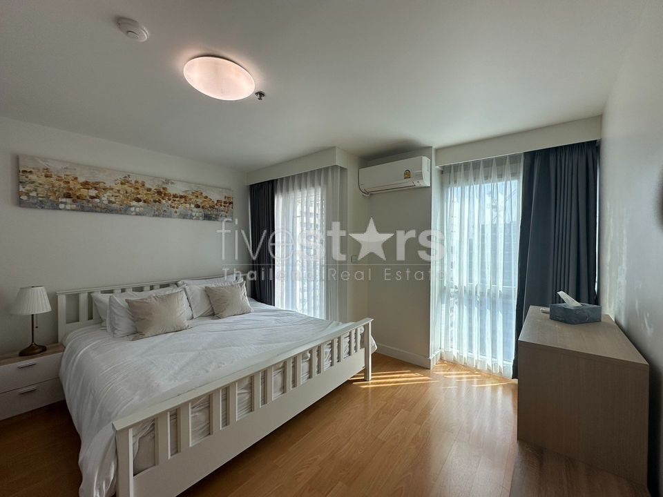 Spacious 3-Bedroom Condo for Rent in Silom, photo 6