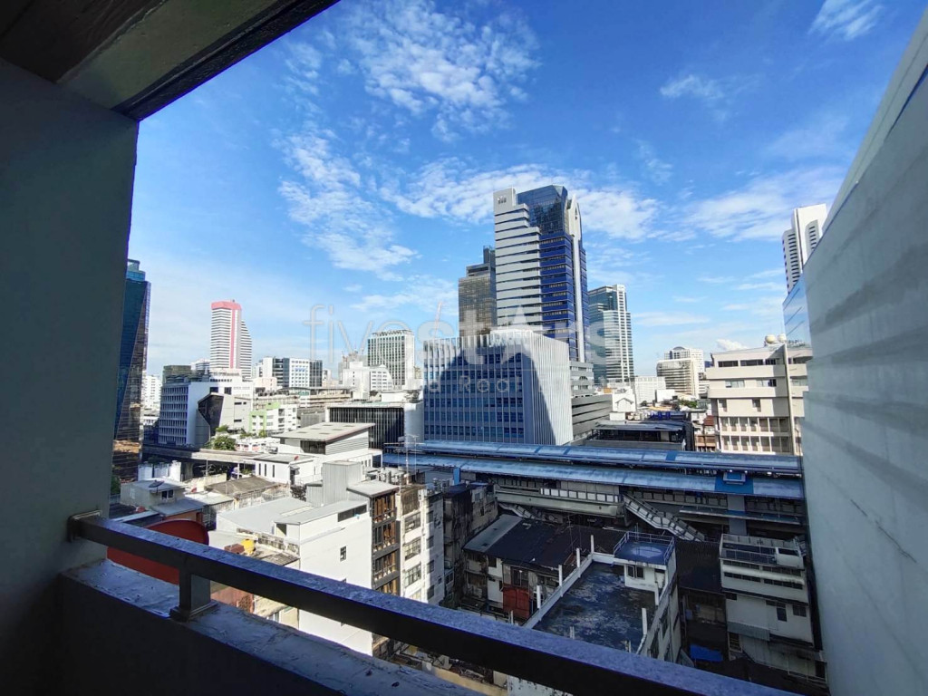 2-bedroom pet-friendly condo for rent in the heart of city on Silom road, photo 5