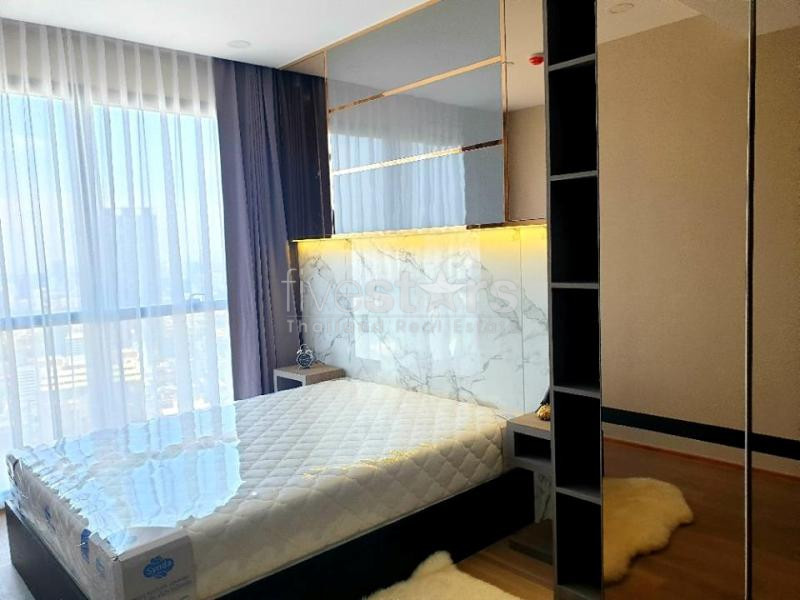Modern 2 bedrooms condo for rent near MRT Silom, photo 10