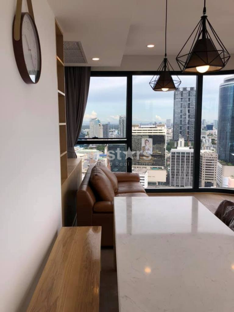 High floor unit 2 bedrooms condo for rent in Silom, photo 3