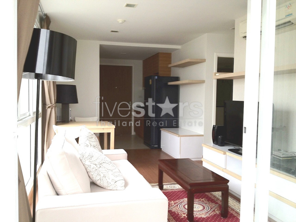 Condo for rent close to Surasak BTS