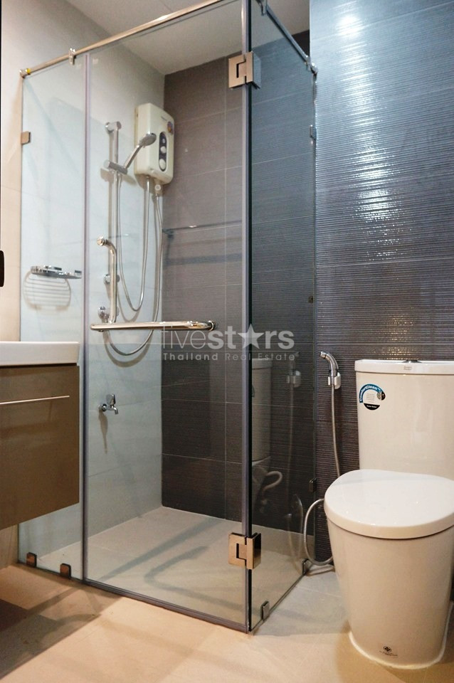 2 bedrooms condo for rent in Silom, photo 9