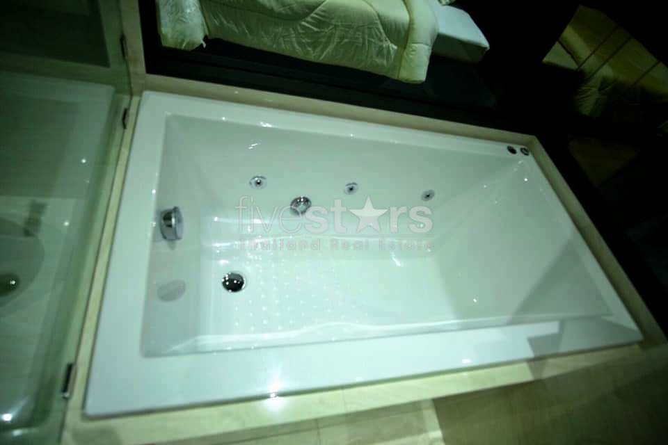 Brand new 1 bedroom condo for rent in Silom, photo 14