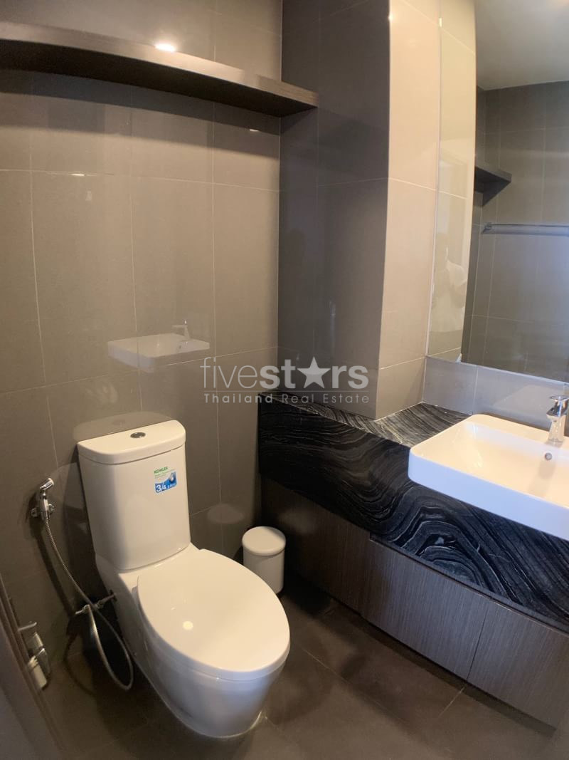 Appartement de 2 chambres à louer près de la station de MRT Samyan, photo 12