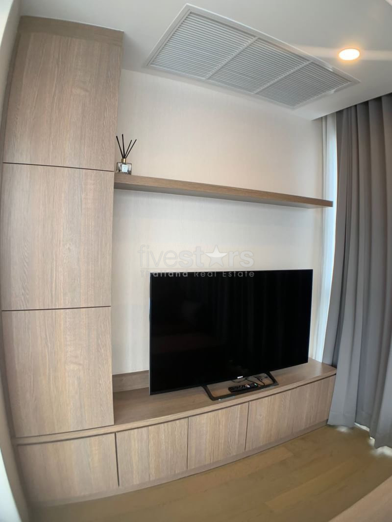 Appartement de 2 chambres à louer près de la station de MRT Samyan, photo 4