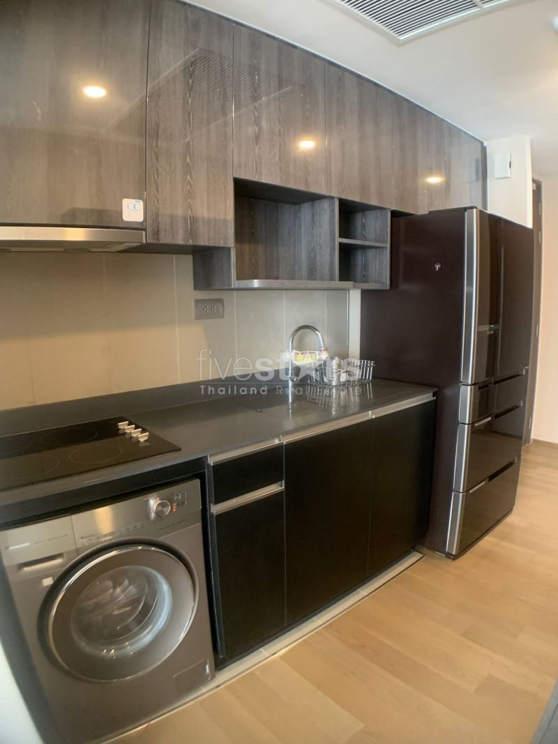 Appartement de 2 chambres à louer près de la station de MRT Samyan, photo 6