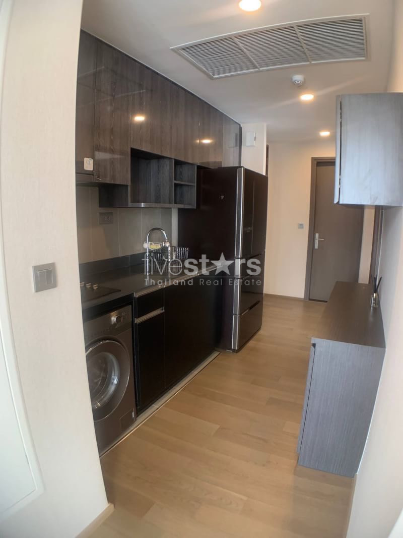 Appartement de 2 chambres à louer près de la station de MRT Samyan, photo 5