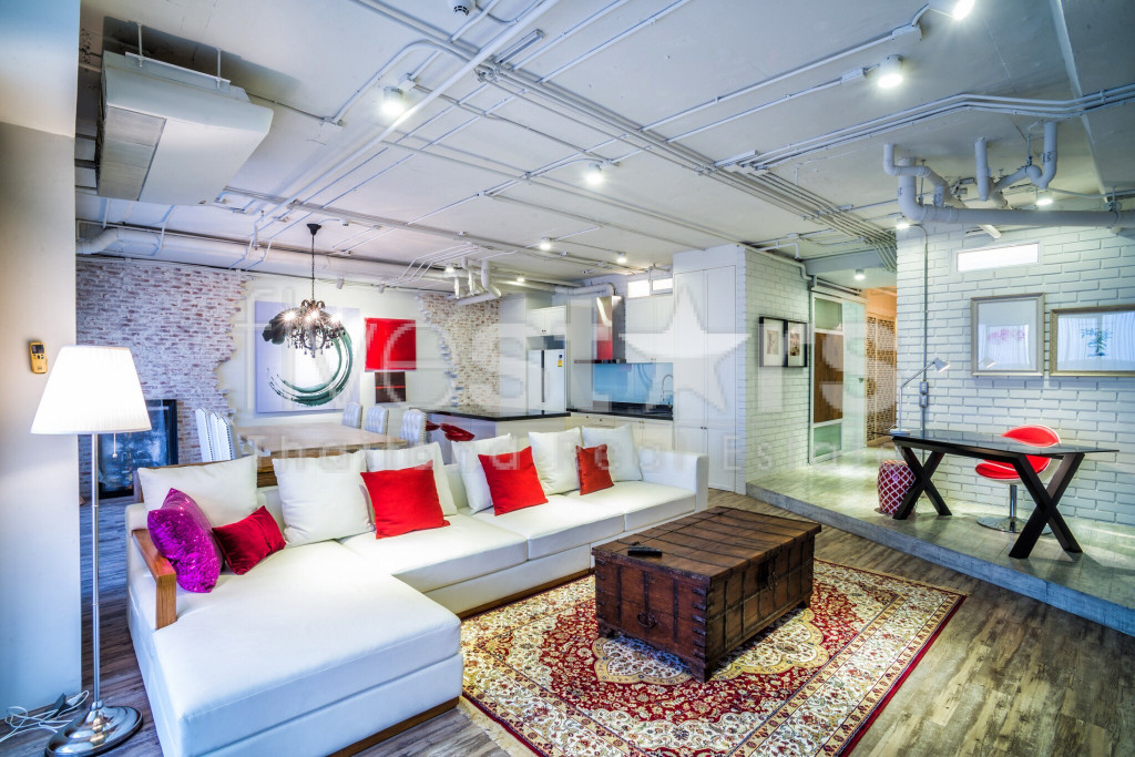 Stylish Luxury Loft Decoration 2 bedrooms in Silom for rent, photo 2