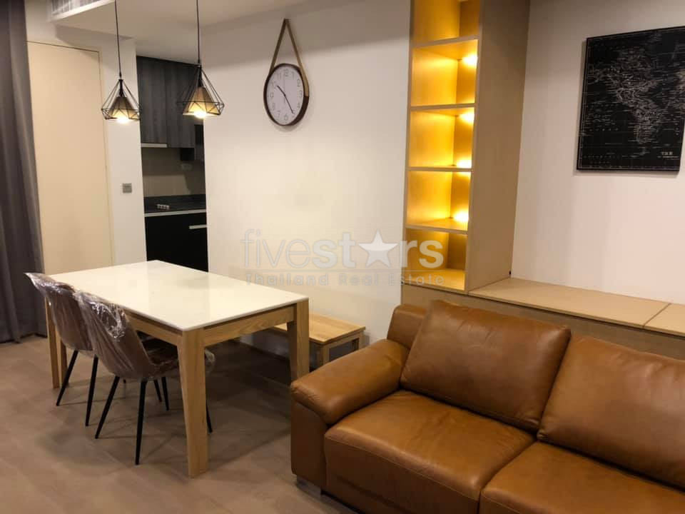 High floor unit 2 bedrooms condo for sale in Silom, photo 3